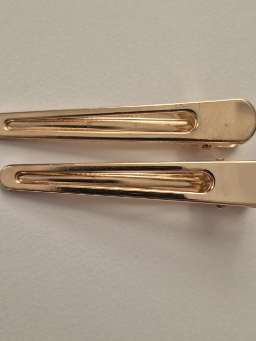 سنجاق طلایی کشیده