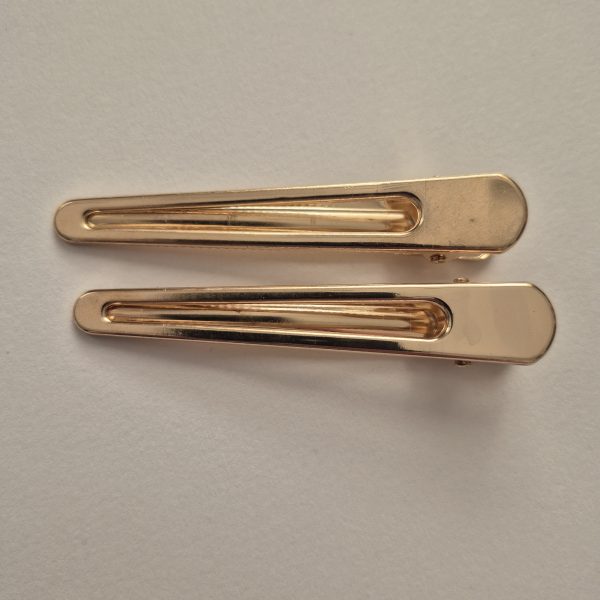 سنجاق طلایی کشیده